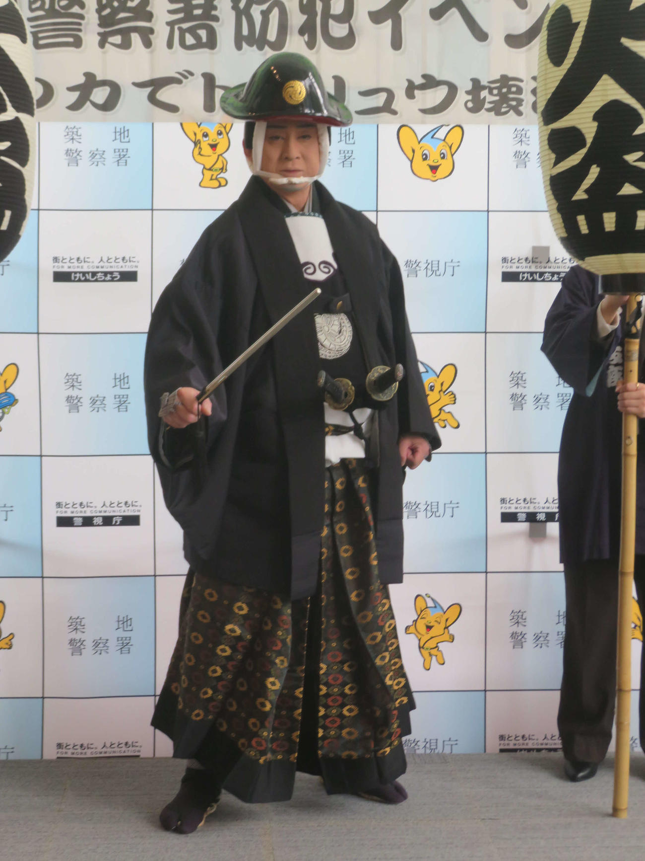 築地警察署一日警察署長に就任し、匿名・流動型犯罪グループの壊滅を呼びかけた松本幸四郎（撮影・川田和博）