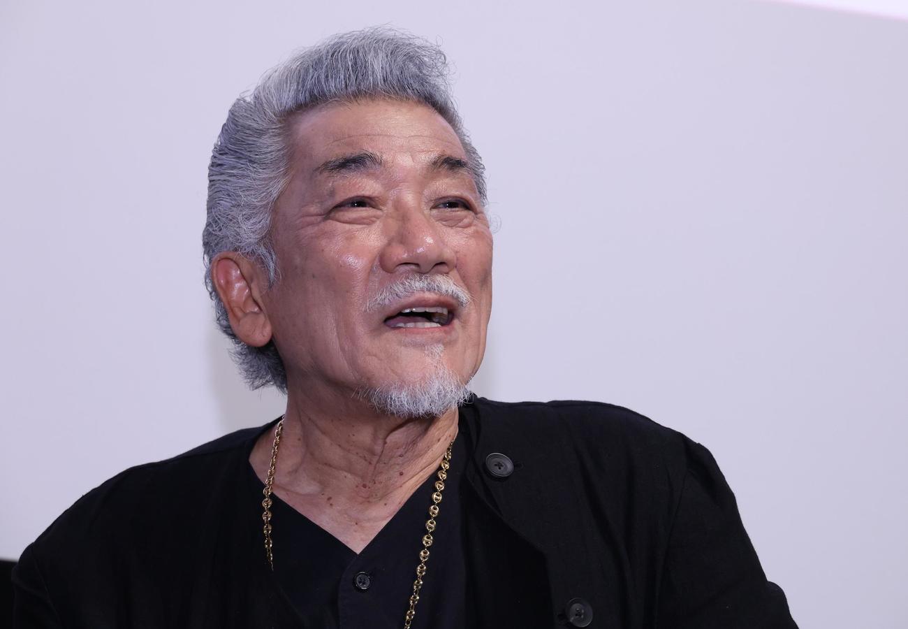 映画「トラック野郎・銀幕を駆ける一番星」の舞台あいさつを行った宇崎竜童（撮影・中島郁夫）
