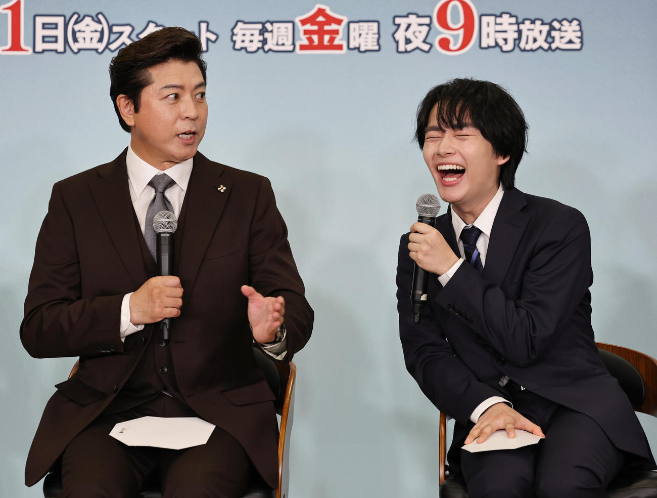 テレビ東京のドラマ9「能面検事」会見に登場した上川隆也（左）と大西流星（撮影・野上伸悟）