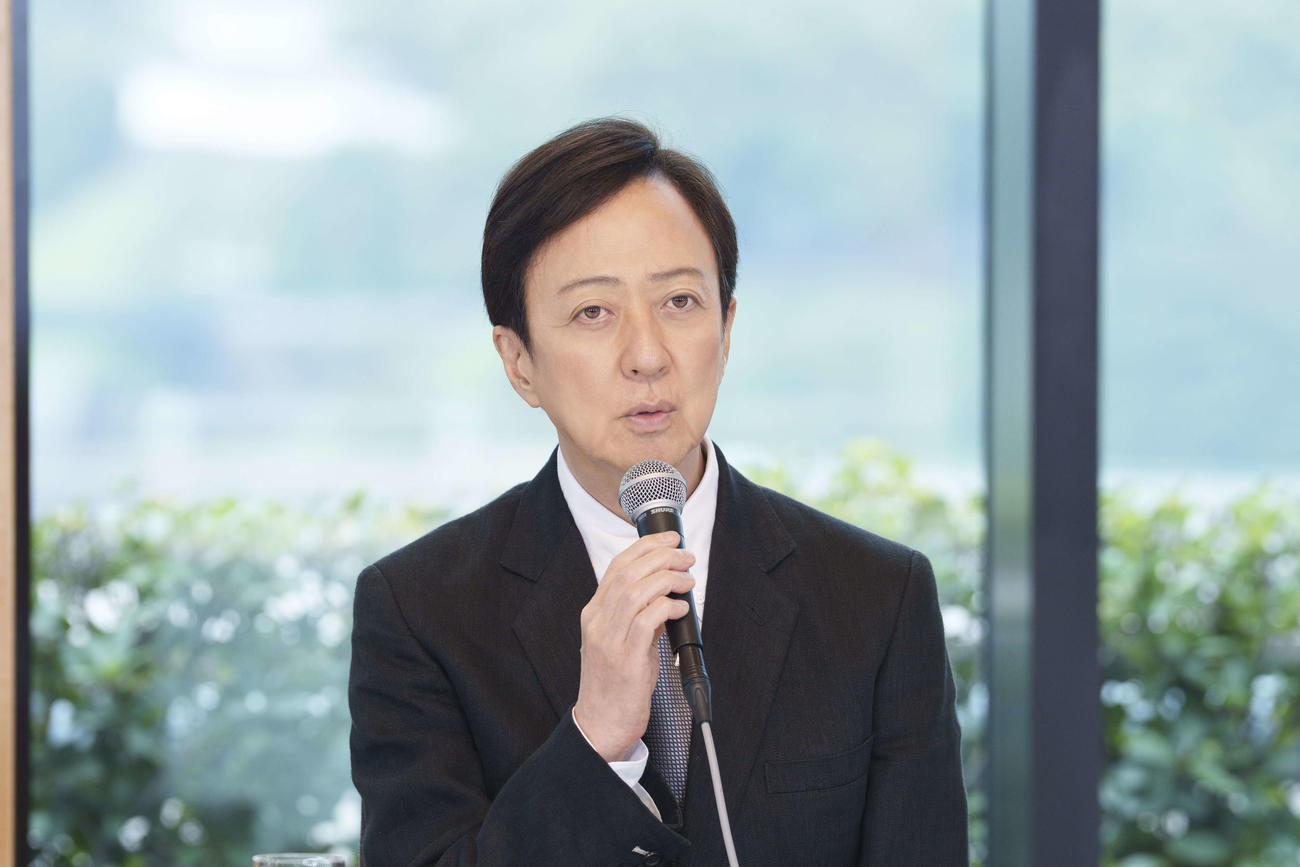 「八月納涼歌舞伎」で上演する「火の鳥」について語る坂東玉三郎（岡本隆史氏撮影）