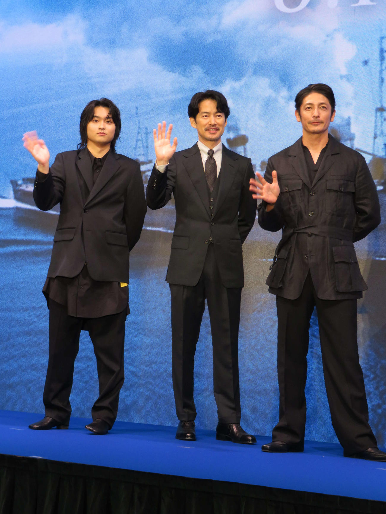 映画「雪風　YUKIKAZE」完成報告に出席した、左から奥平大兼、竹野内豊、玉木宏（撮影・村上幸将）
