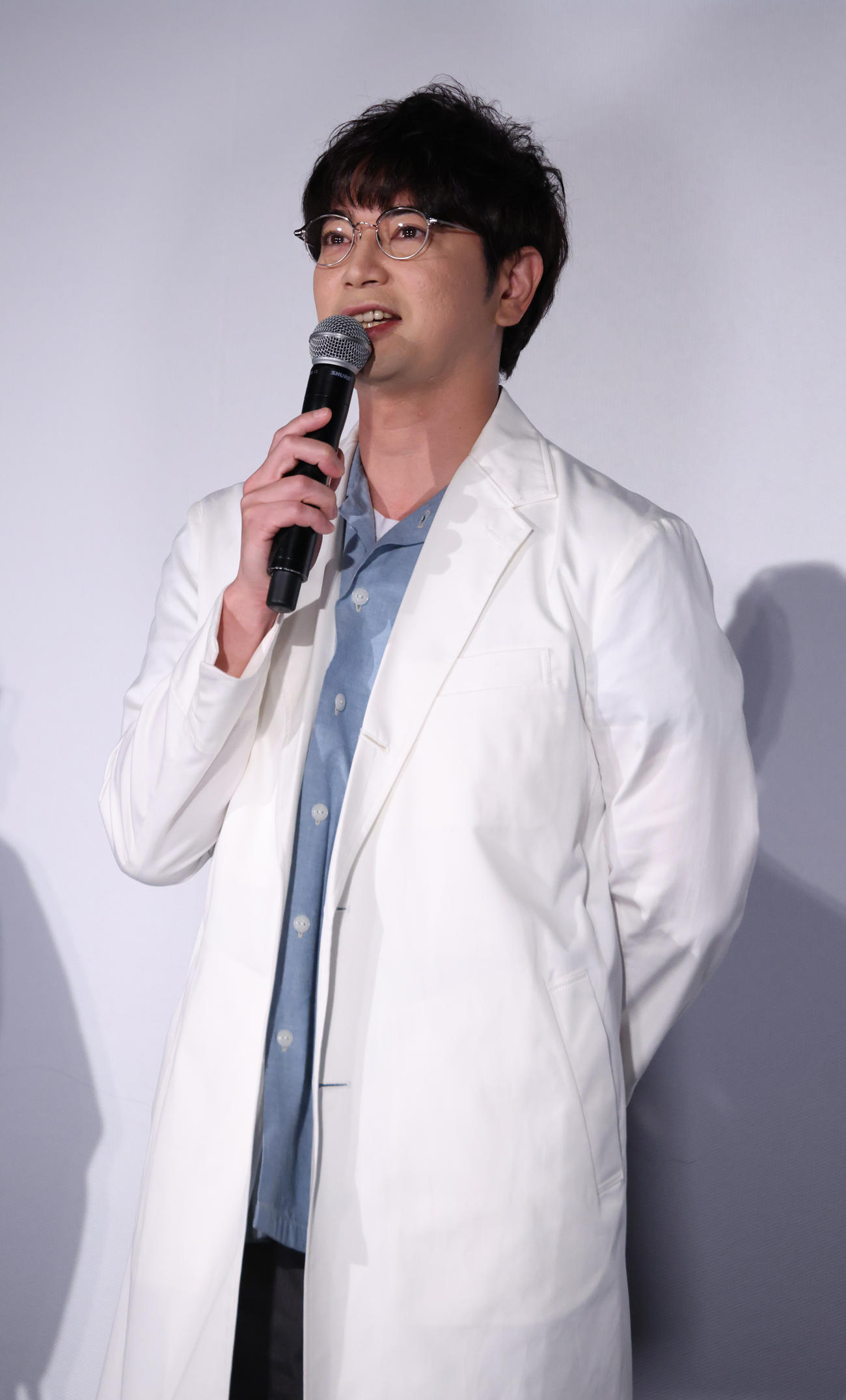 日曜劇場「19番目のカルテ」試写＆舞台あいさつに出席した松本潤（撮影・中島郁夫）