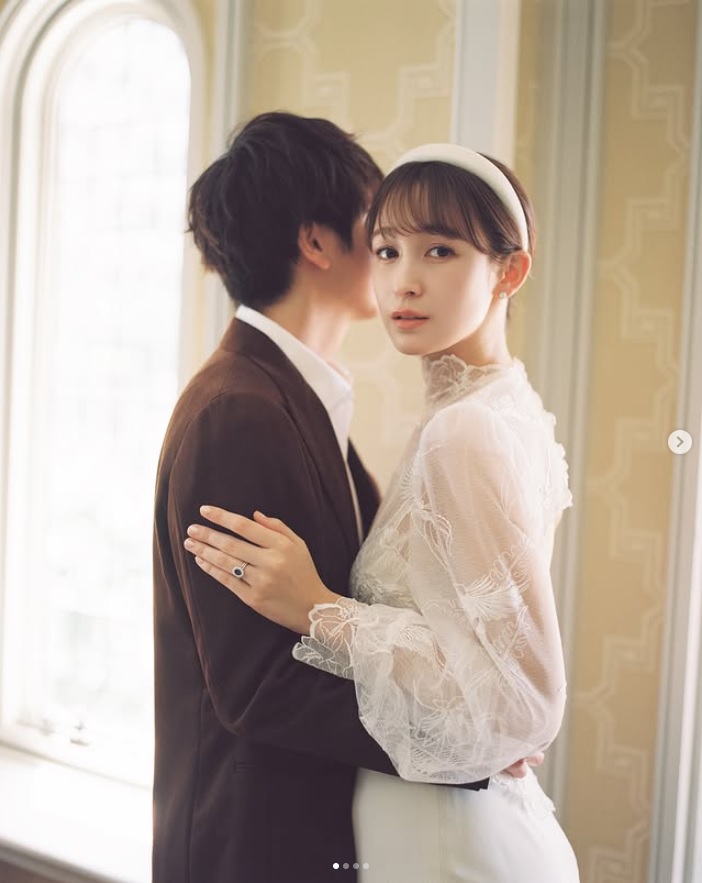 結婚を発表した藤井サチ（インスタグラムから）