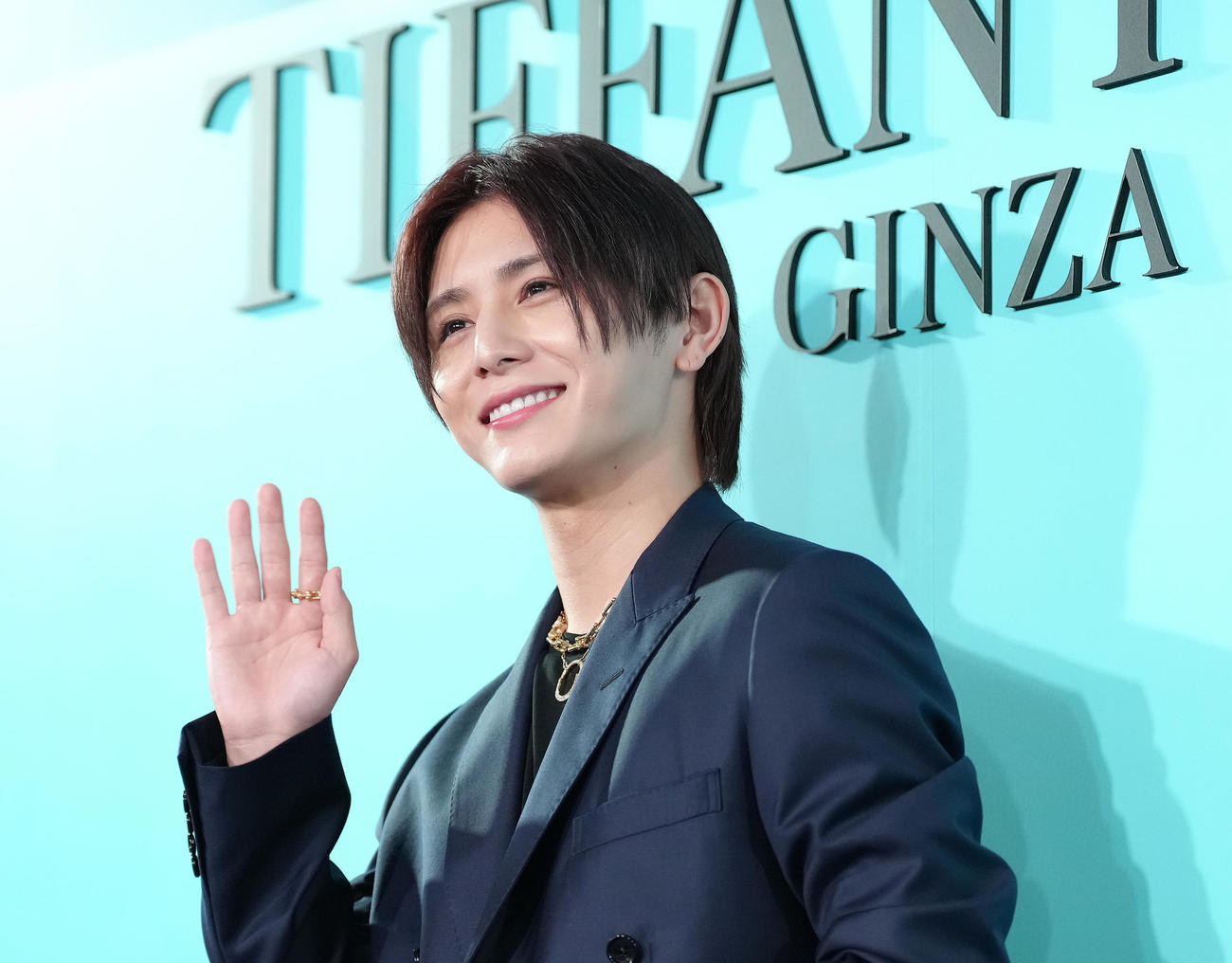 フォトコールに登場した山田涼介（撮影・足立雅史）