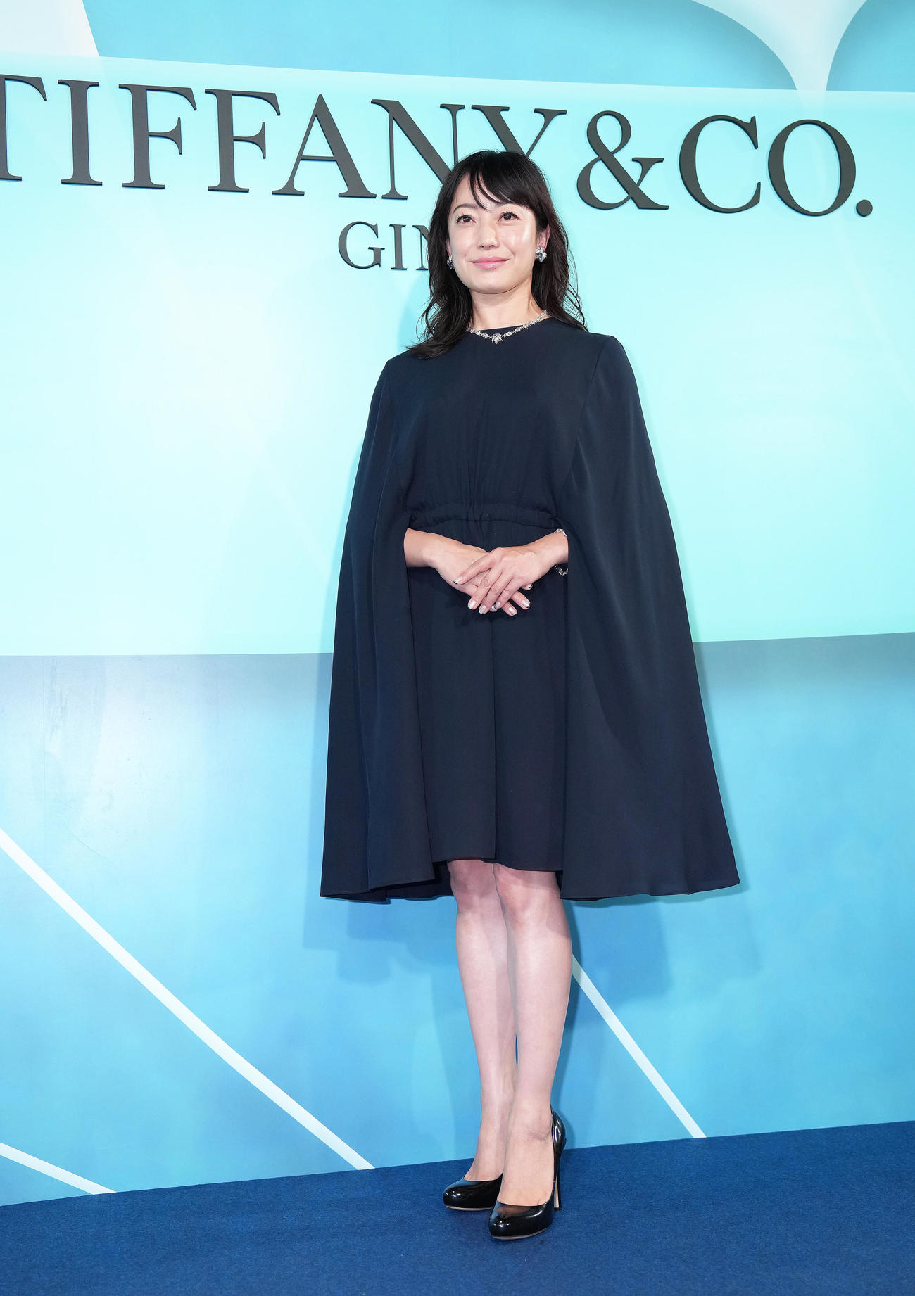 フォトコールに登場した菅野美穂（撮影・足立雅史）