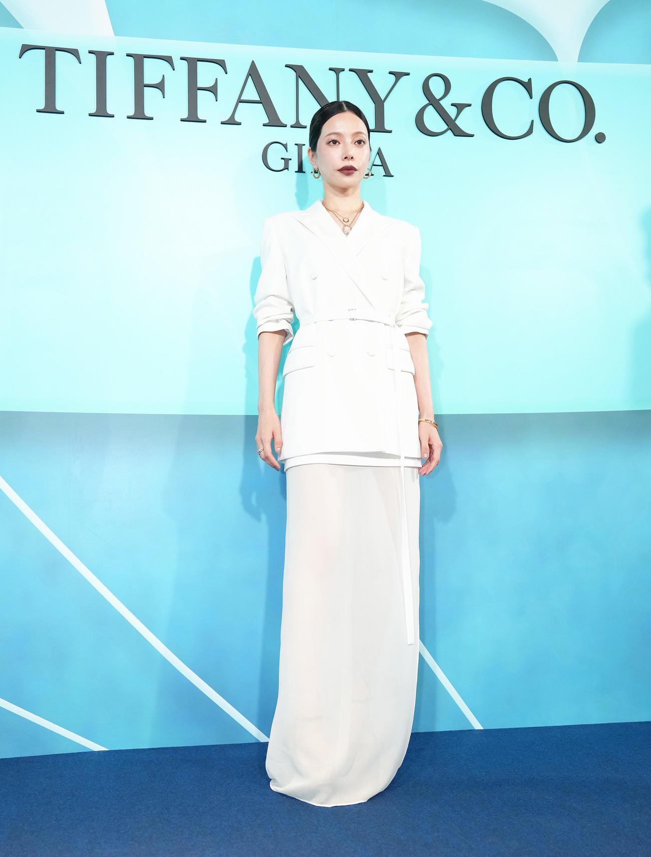 フォトコールに登場した桜井ユキ（撮影・足立雅史）
