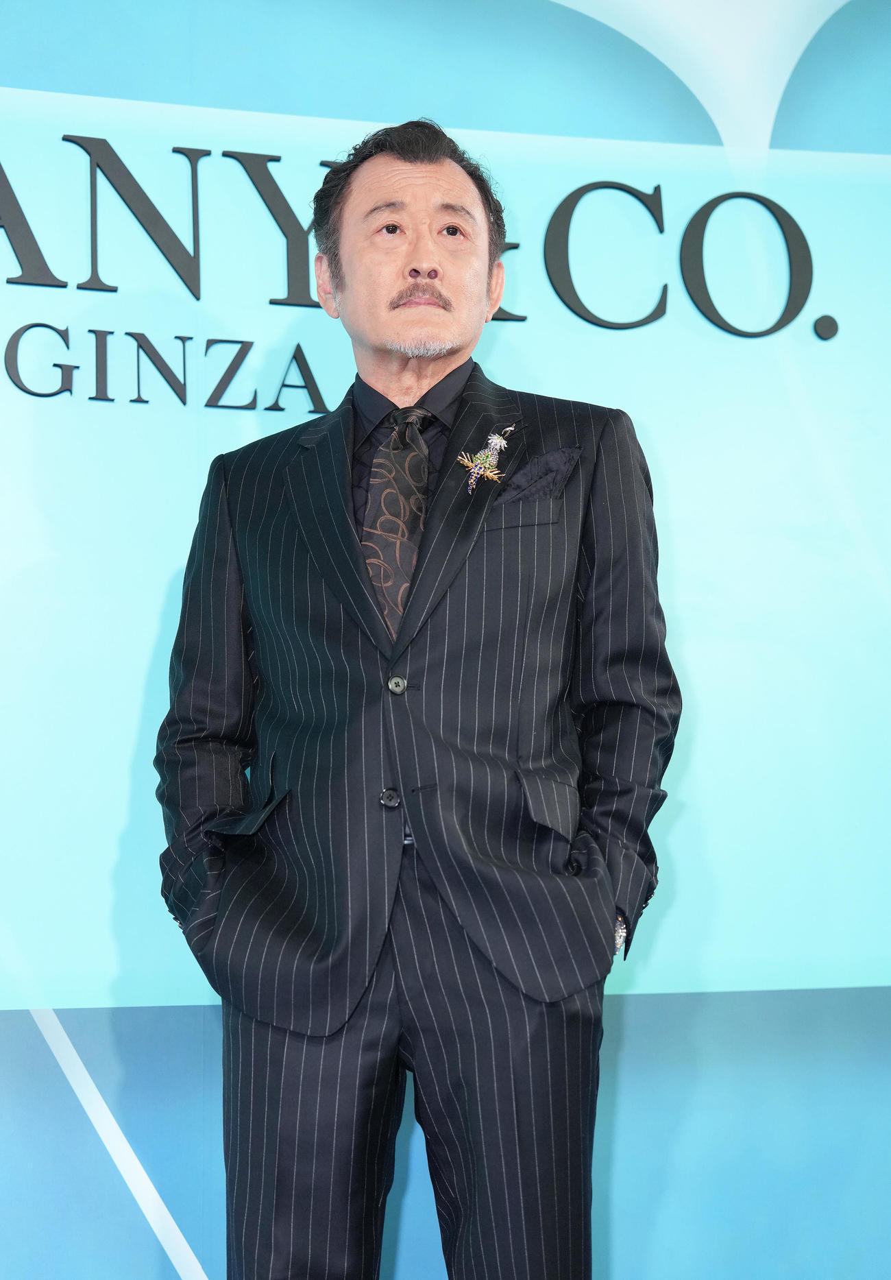 フォトコールに登場した吉田鋼太郎（撮影・足立雅史）