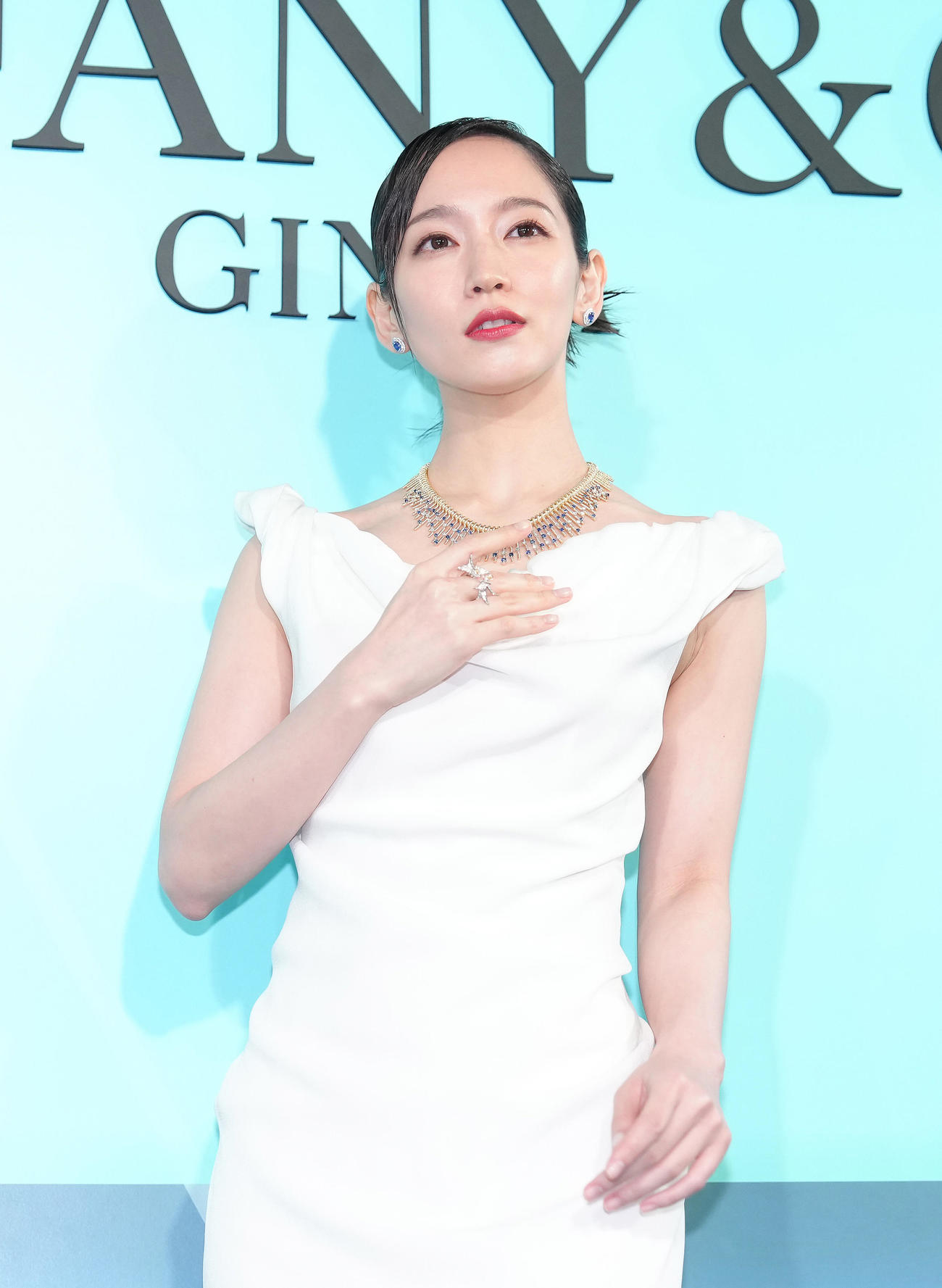 フォトコールに登場した吉岡里帆（撮影・足立雅史）