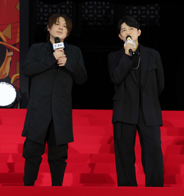 映画「劇場版「鬼滅の刃（やいば）」無限城編　第一章　猗窩座再来」萬来祈願イベントに登壇し、作品への想いを語る松岡禎丞（左）と下野紘（撮影・山本朝陽）