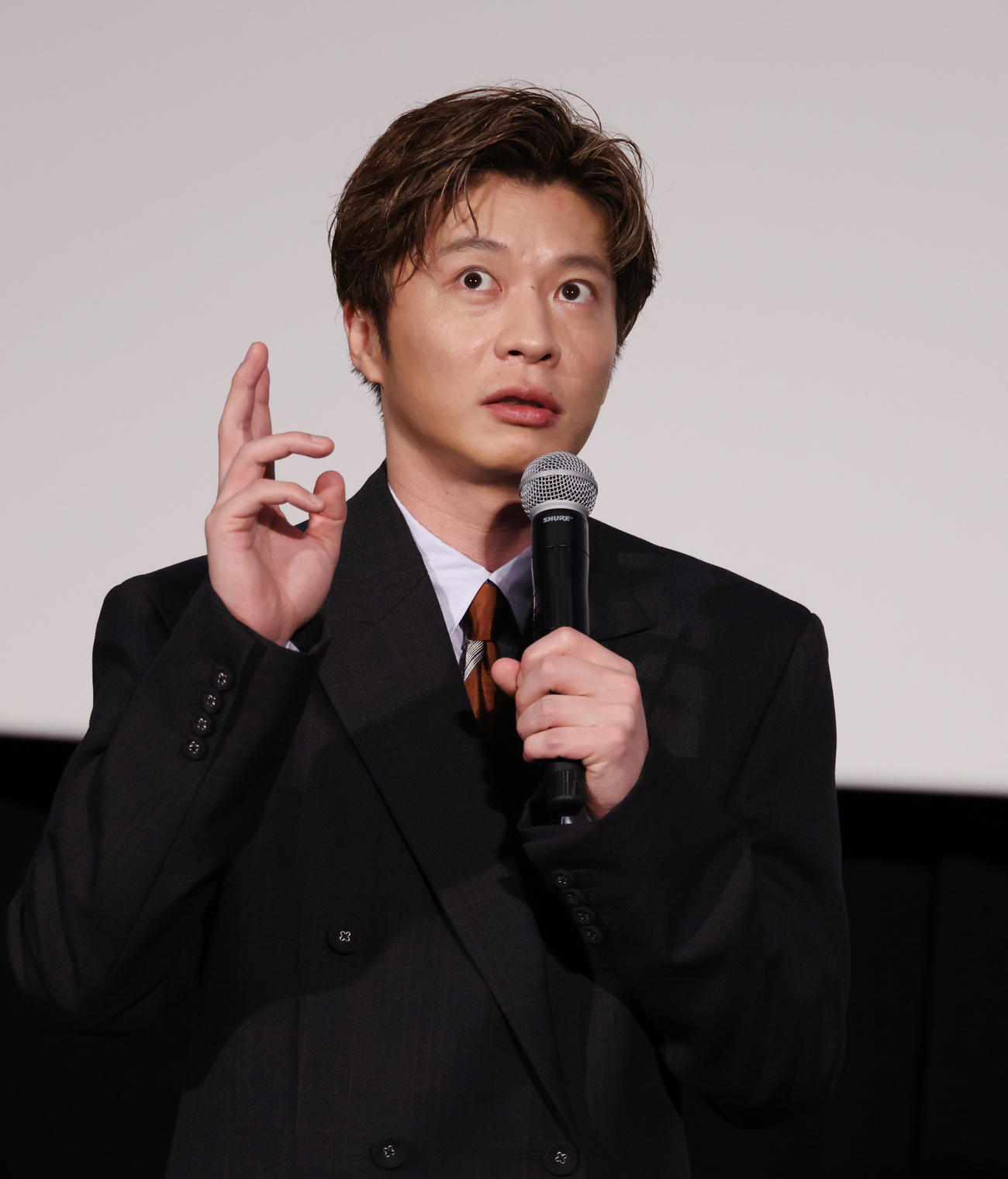 「三谷幸喜『おい、太宰』劇場版」公開記念舞台あいさつを行った田中圭（撮影・中島郁夫）