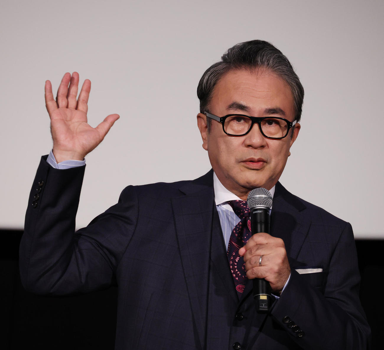 「三谷幸喜『おい、太宰』劇場版」公開記念舞台あいさつを行った三谷幸喜氏（撮影・中島郁夫）