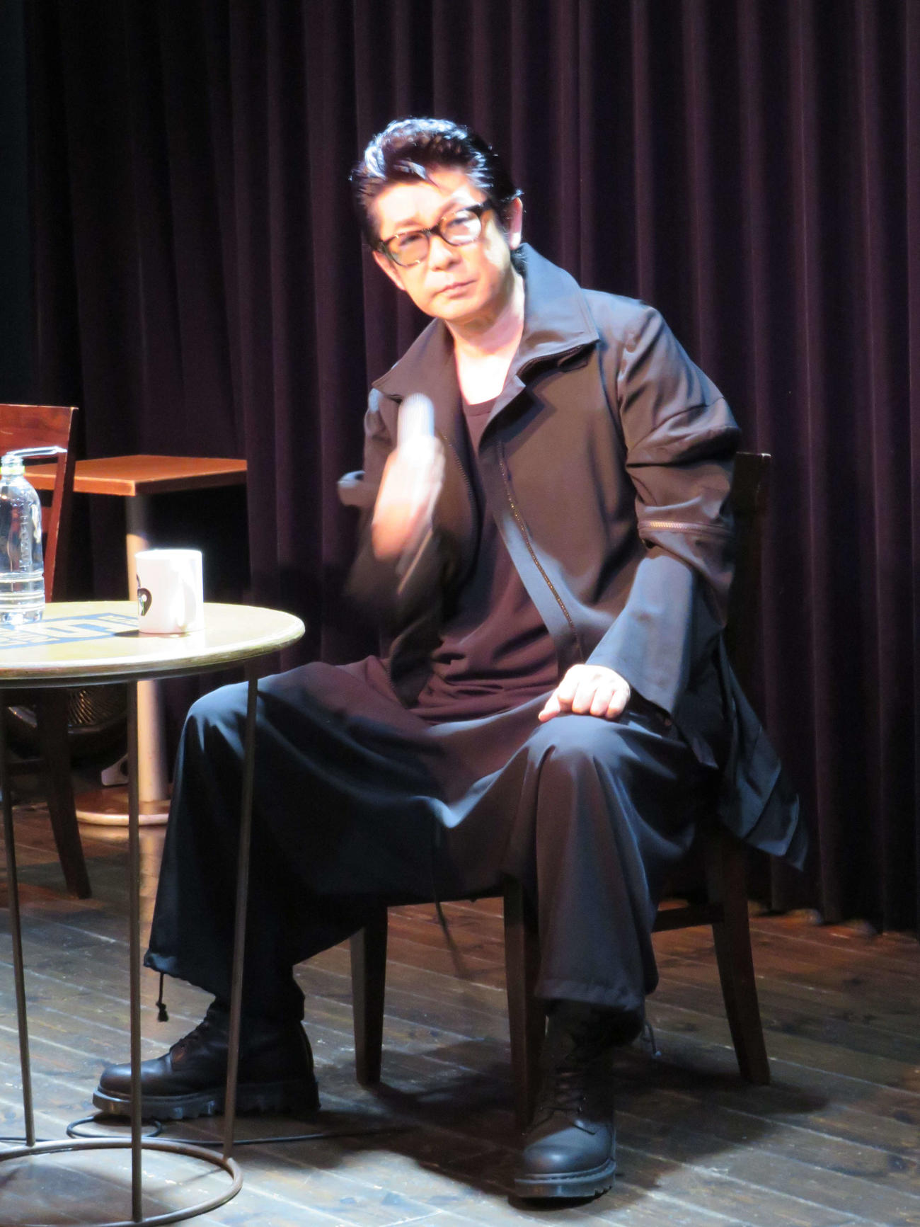 新著「NAGASE Nagase Stands On That Land　ある俳優に関する考察」発売記念しトーク・ライブ＆サイン会を開催した永瀬正敏（撮影・村上幸将）