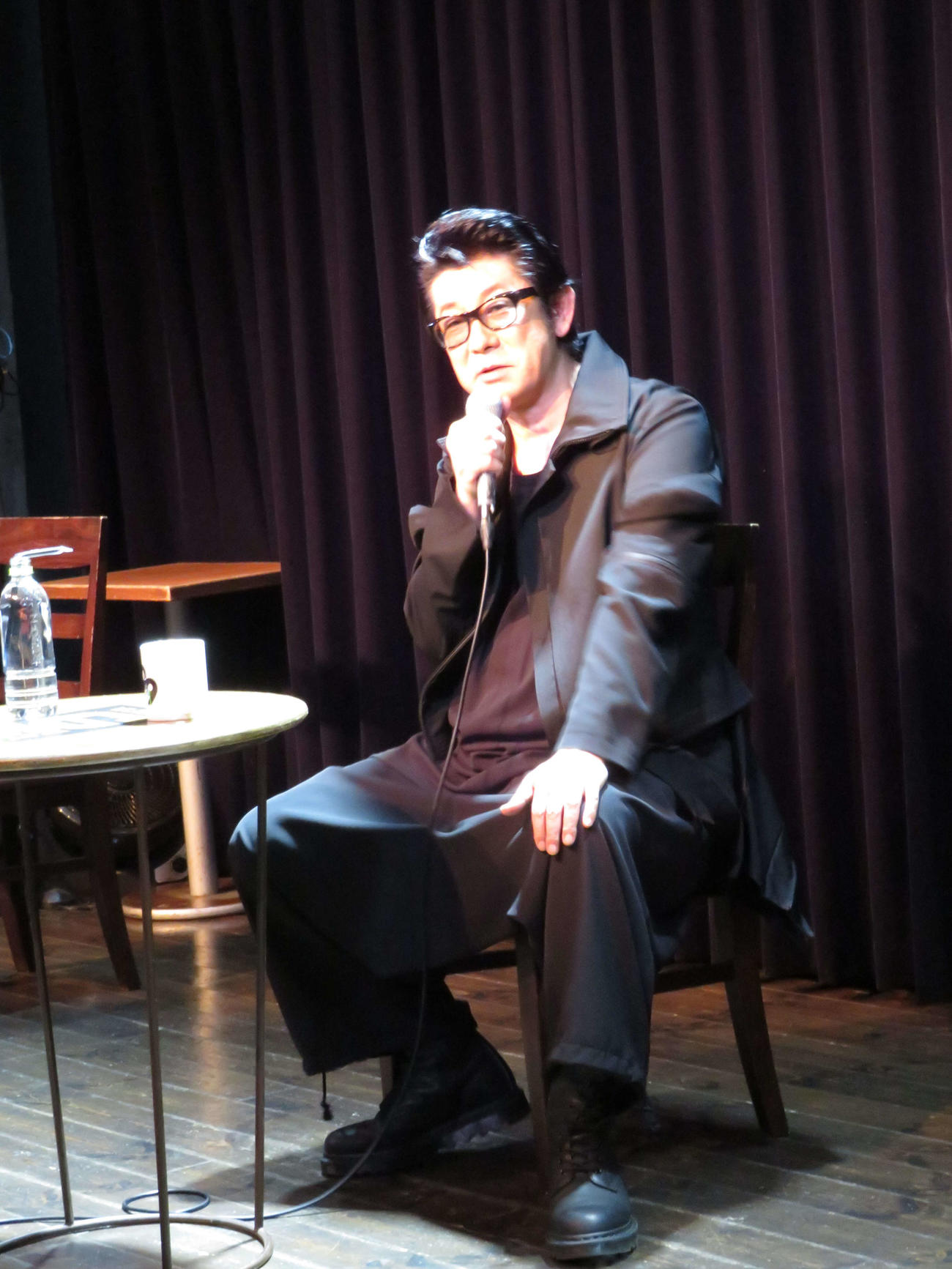新著「NAGASE Nagase Stands On That Land　ある俳優に関する考察」発売記念しトーク・ライブ＆サイン会を開催した永瀬正敏（撮影・村上幸将）