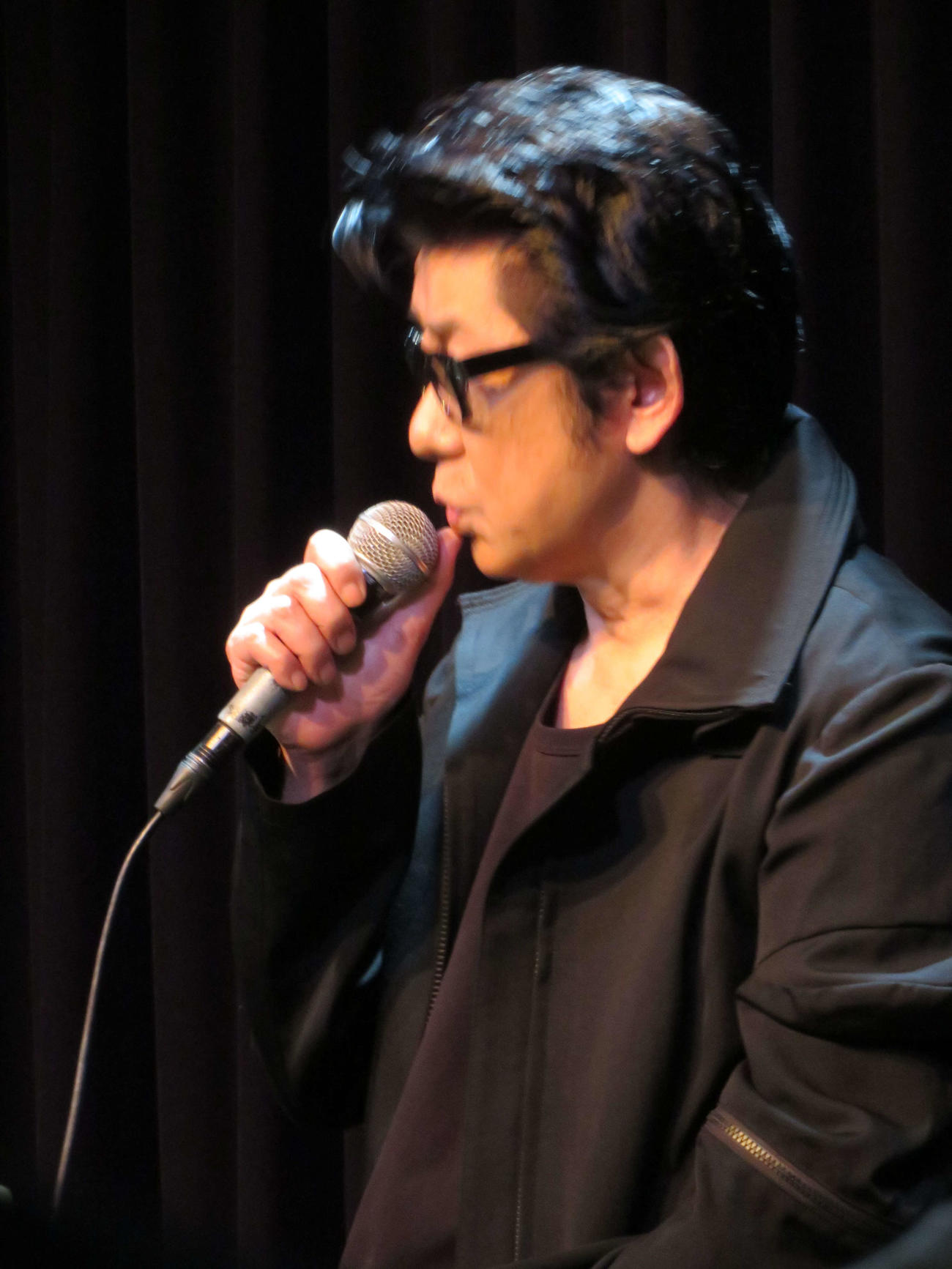 新著「NAGASE Nagase Stands On That Land　ある俳優に関する考察」発売記念しトーク・ライブ＆サイン会を開催した永瀬正敏（撮影・村上幸将）