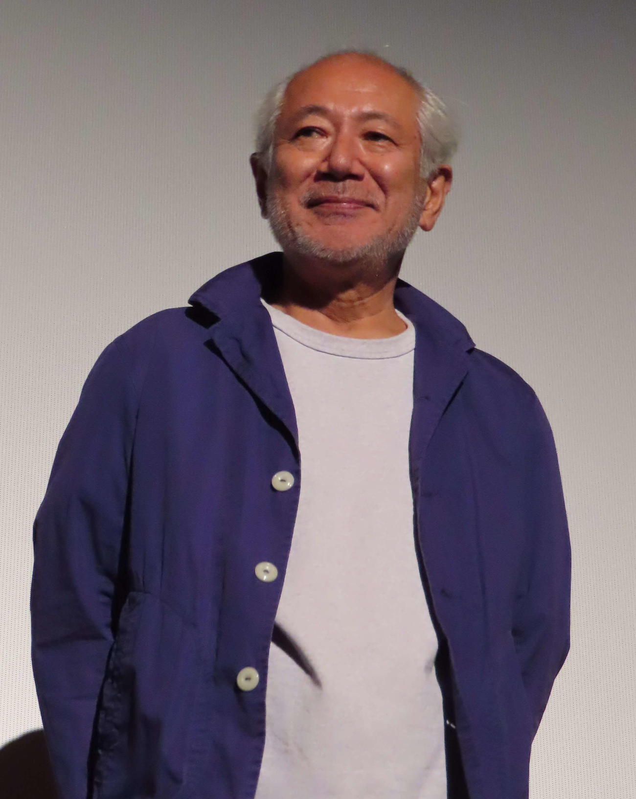 映画「囁きの河」公開記念舞台あいさつに出席した中原丈雄