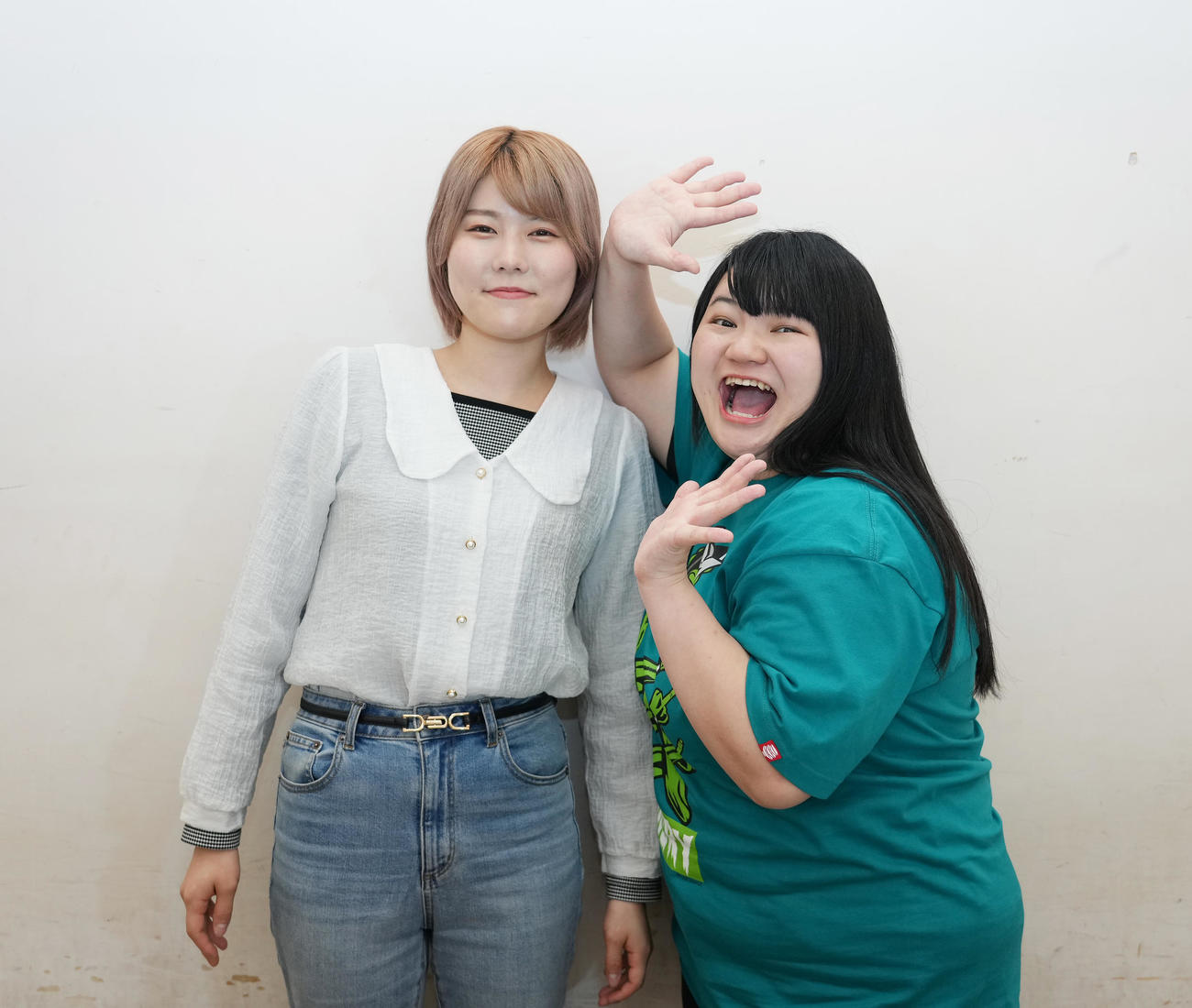 オダウエダの植田紫帆（右）と小田結希（2022年6月撮影）