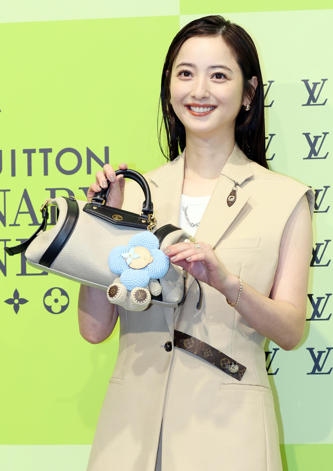 フォトコールで笑顔を見せる佐々木希（撮影・上山淳一）