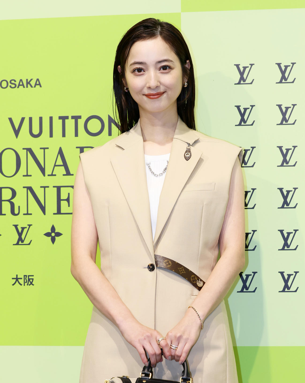 フォトコールで笑顔を見せる佐々木希（撮影・上山淳一）