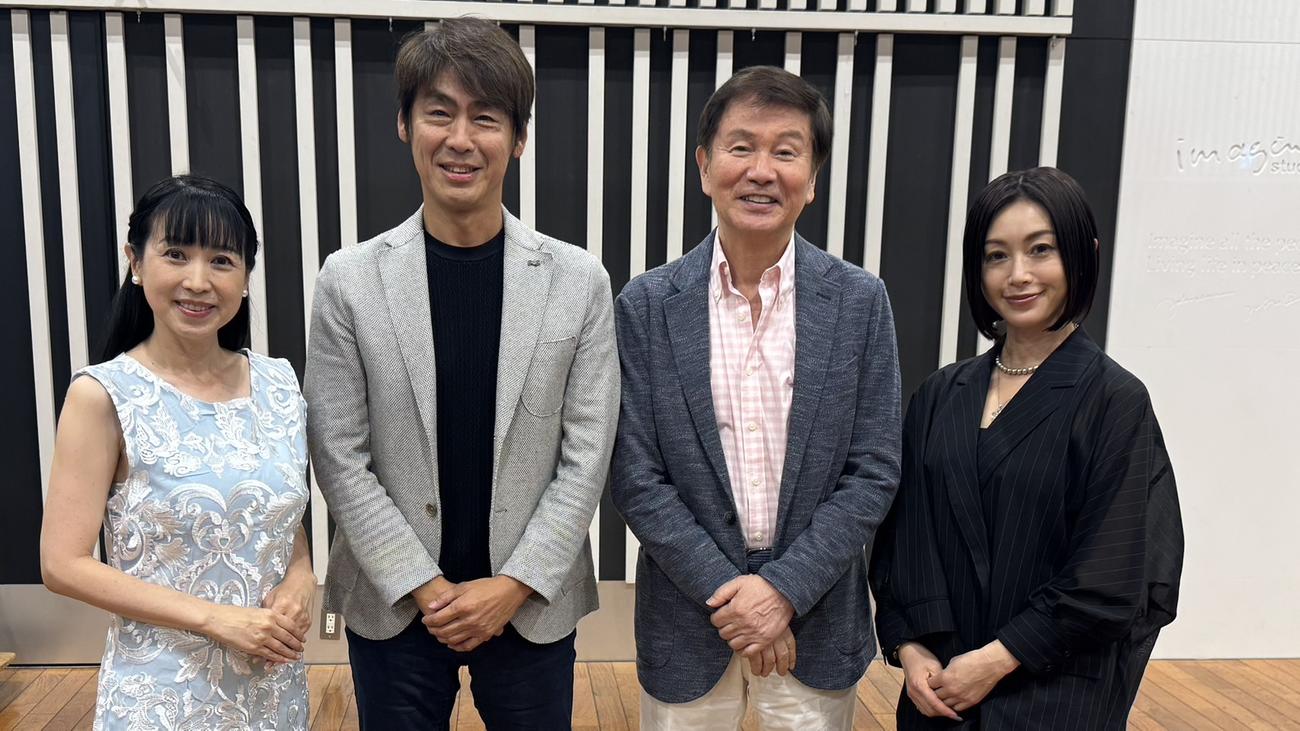ラジオ収録に参加した、左から西村知美、藤倉尚ユニバーサルミュージック社長、森田健作、酒井法子