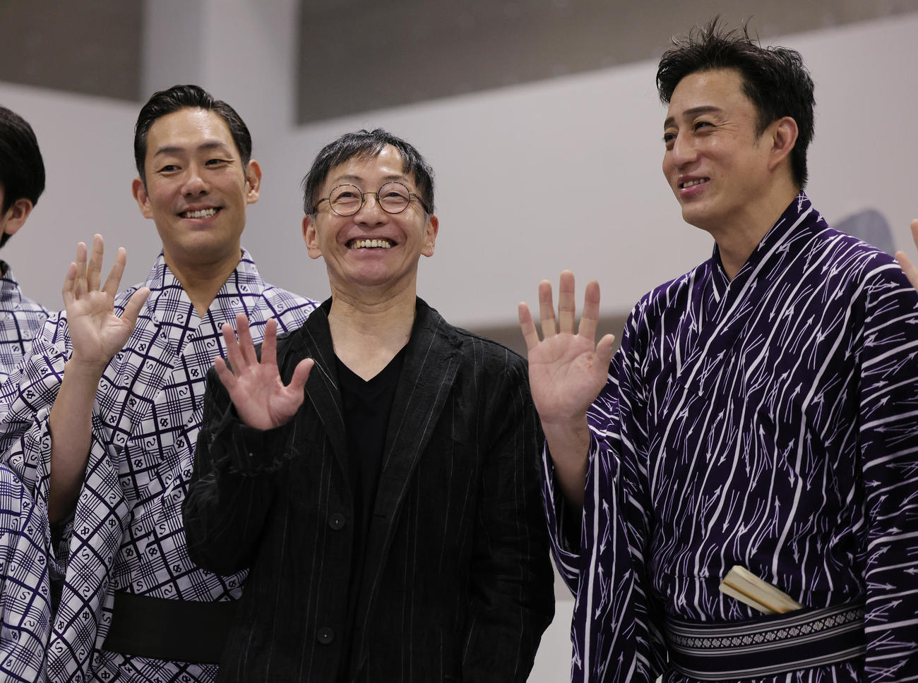 「野田版　研辰の討たれ」の会見に登場した、、左から中村勘九郎、野田秀樹氏、松本幸四郎（撮影・野上伸悟）