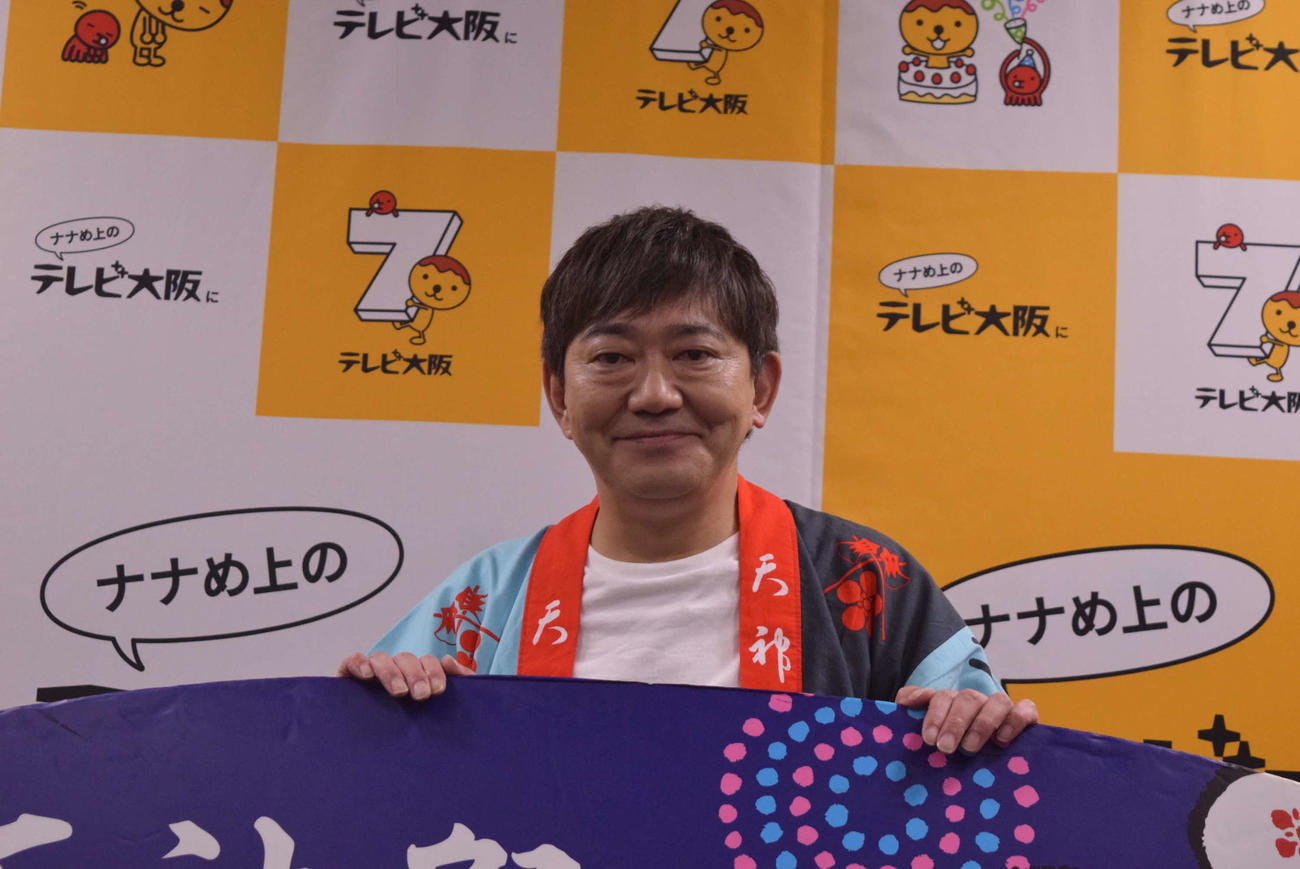 今年もテレビ大阪の天神祭生中継番組MCを務めるメッセンジャー黒田有（撮影・阪口孝志）