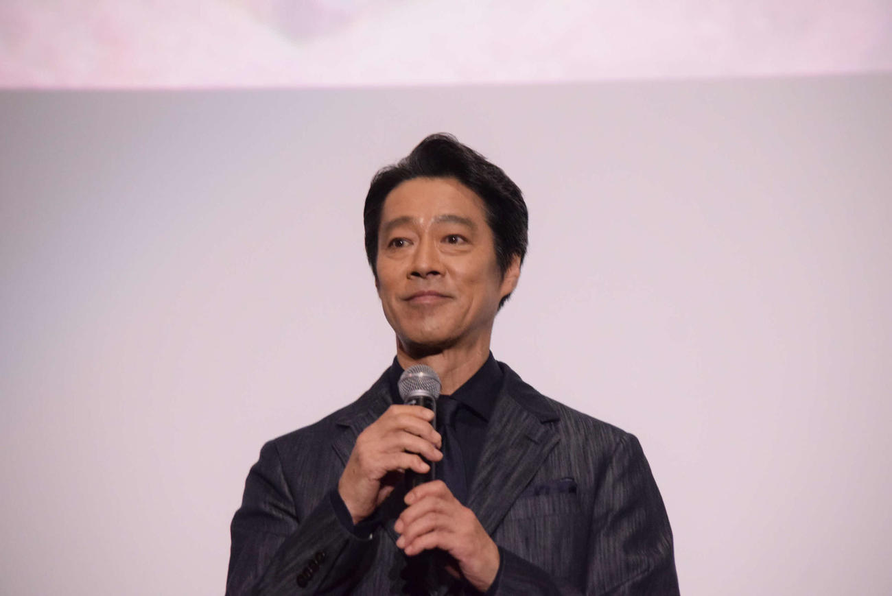 「木の上の軍隊」の先行上映舞台あいさつに登壇した堤真一（撮影・阪口孝志）