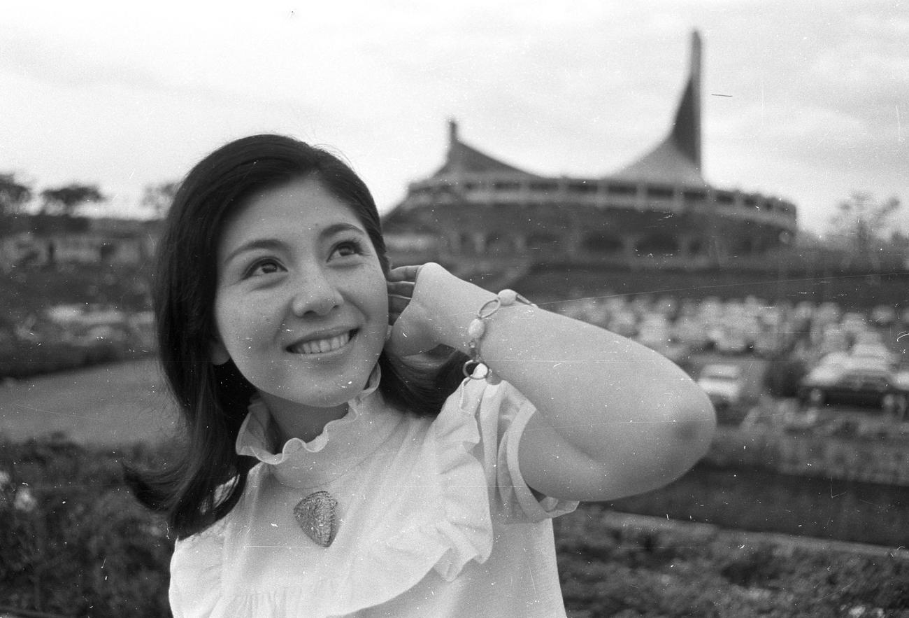 日刊スポーツのインタビューに応じた和泉雅子さん＝1968年5月14日