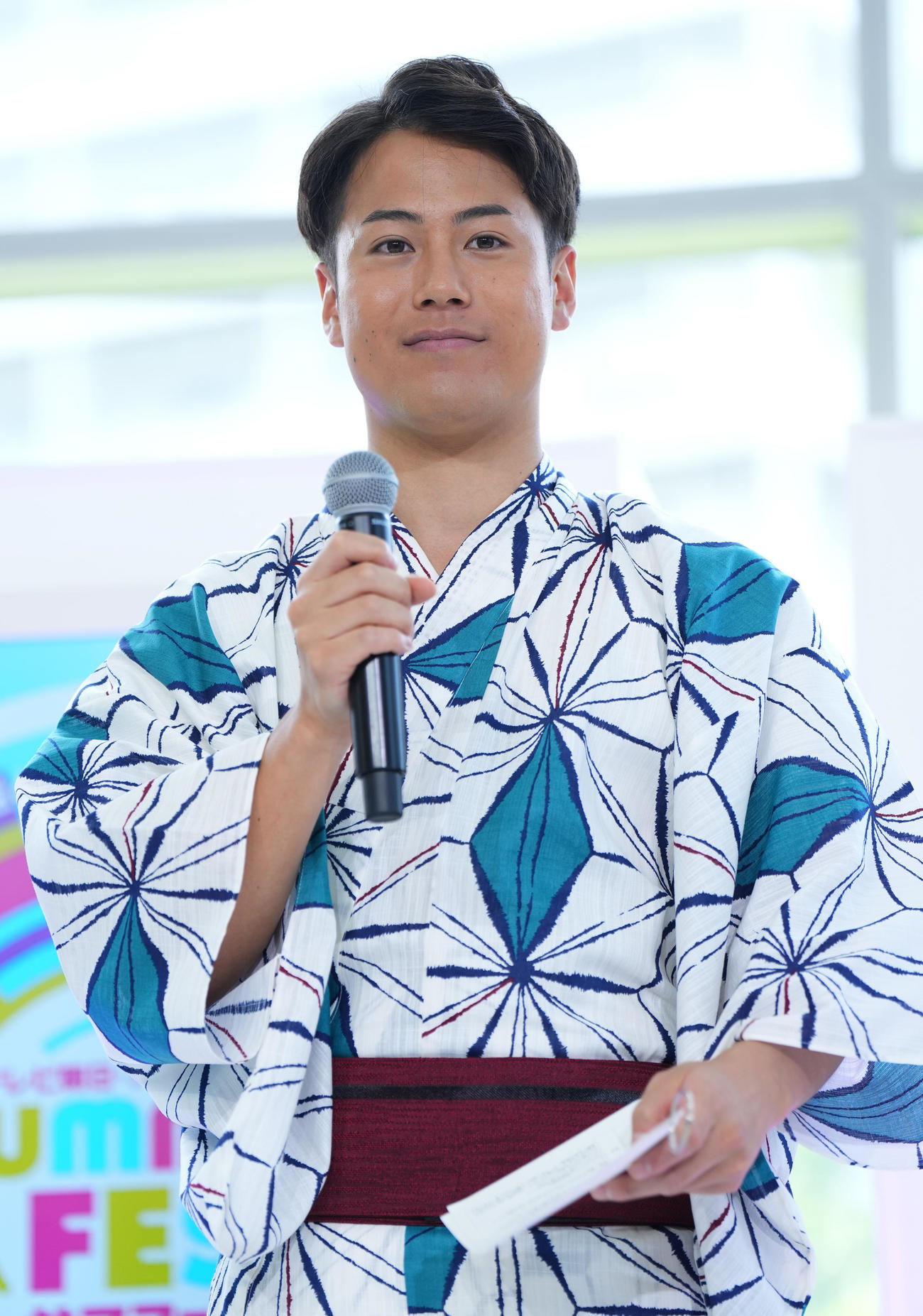 「テレビ朝日・六本木ヒルズSUMMER FES」で登壇する新人アナの藤田大和（撮影・菅敏）