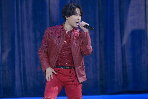 宮舘涼太、氷上でもロイヤルパフォーマンス リフト成功＆美声で会場