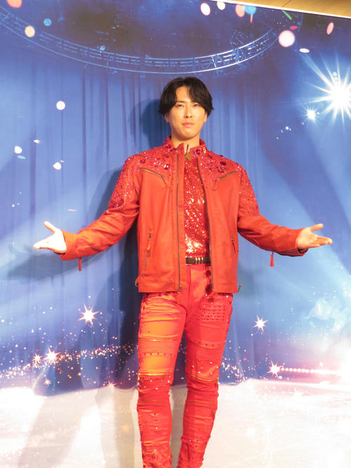 宮舘涼太、氷上でもロイヤルパフォーマンス リフト成功＆美声で会場