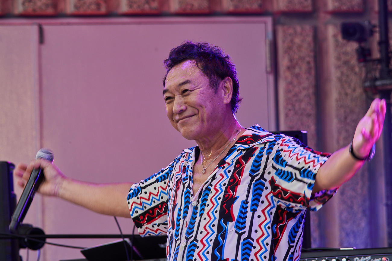 日比谷野外大音楽堂でライブ「お～い、ヒロイシ！」を開催した杉山清貴＆オメガドライブ