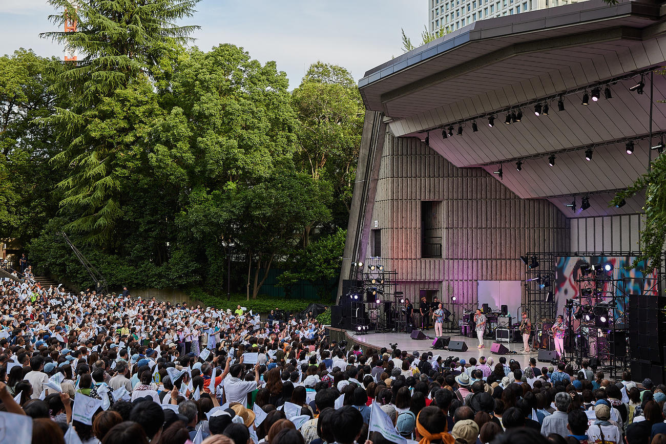 日比谷野外大音楽堂でライブ「お～い、ヒロイシ！」を開催した杉山清貴＆オメガドライブ