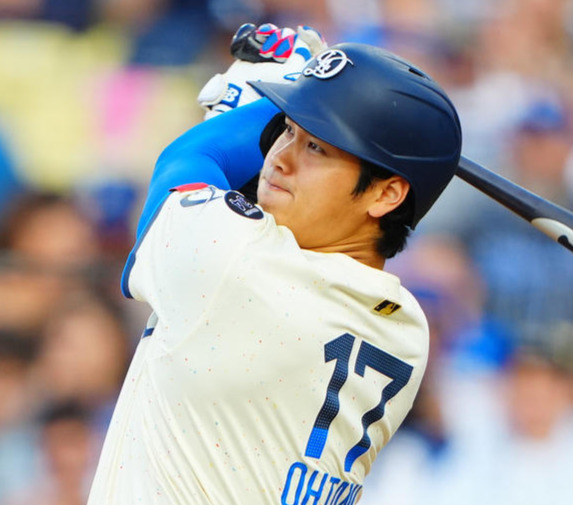 ドジャース対ブルワーズ　3回裏ドジャース無死一塁、2点本塁打を放つ大谷（撮影・垰建太）