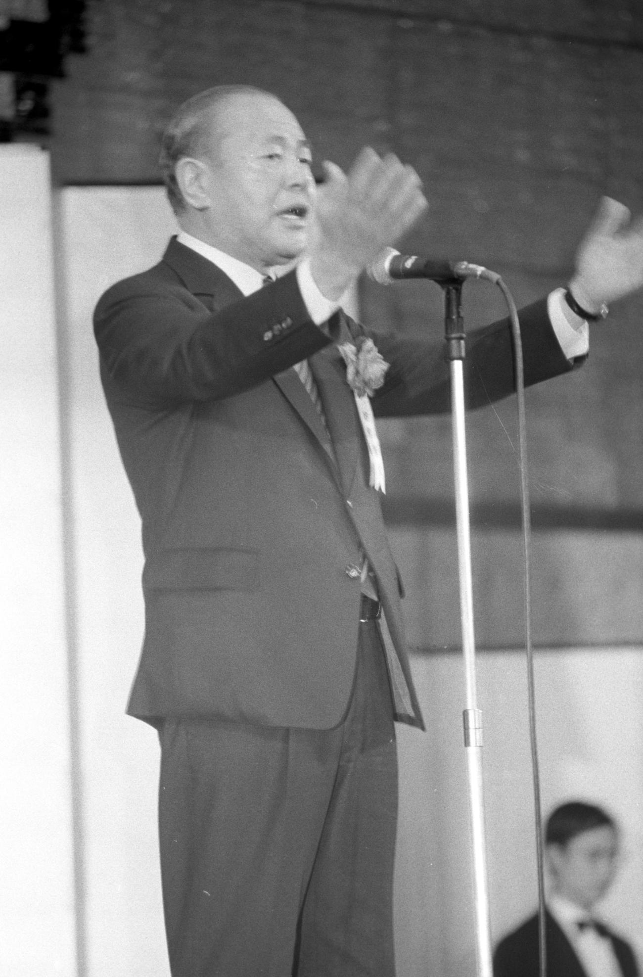 内閣総理大臣（第64・65代）を務めた田中角栄さん（1983年4月撮影）
