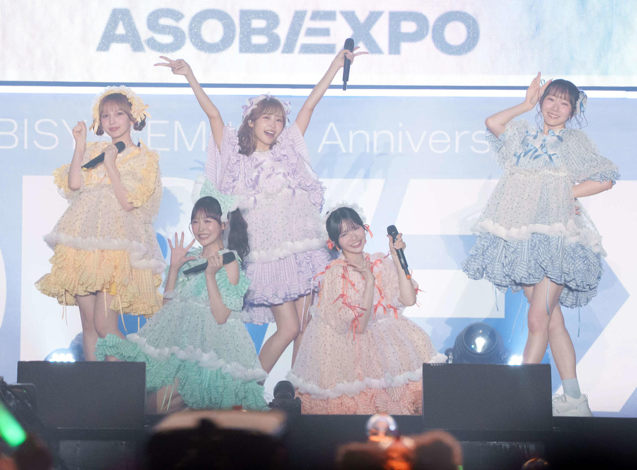 「ASOBI EXPO」に出演したFRUITS ZIPPER（ヨシモリユウナ氏、金谷龍之介氏撮影）