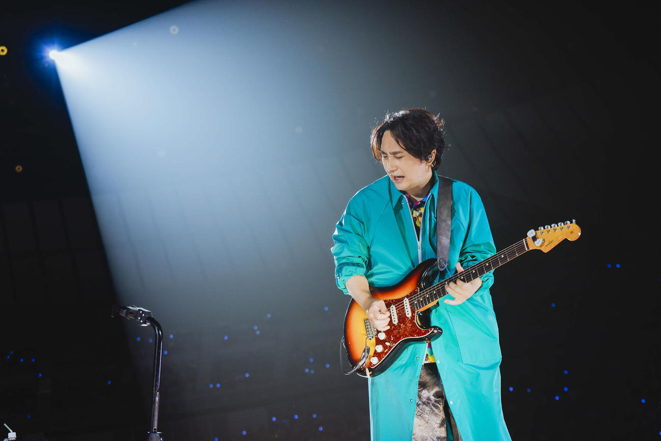 ツアー最終公演でパフォーマンスするいきものがかり水野良樹（堀内レイ氏撮影）