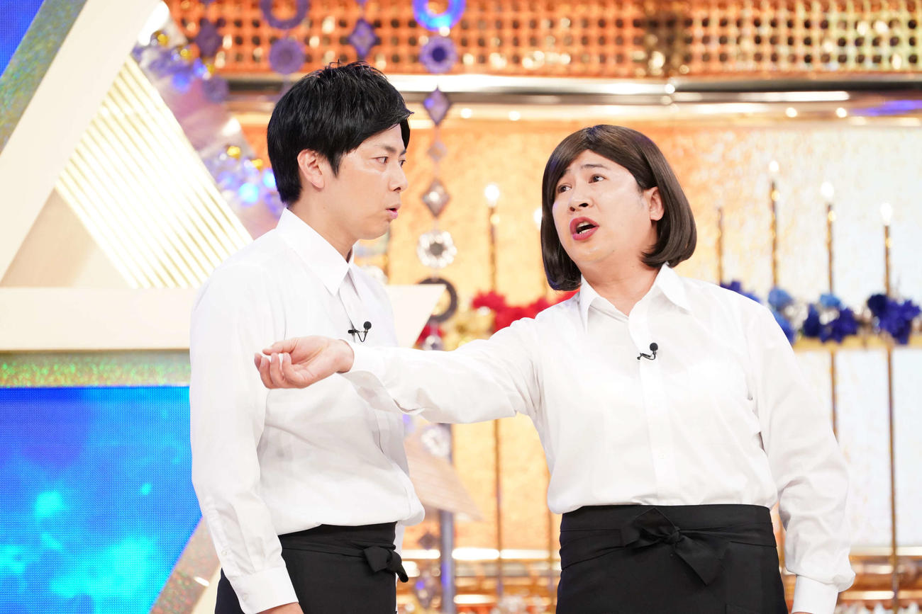 漫才＆コントの両方で競う新お笑い賞レース「アサヒビール　スマドリ　ダブルインパクト　漫才＆コント二刀流NO・1決定戦2025」でネタを披露するコットン