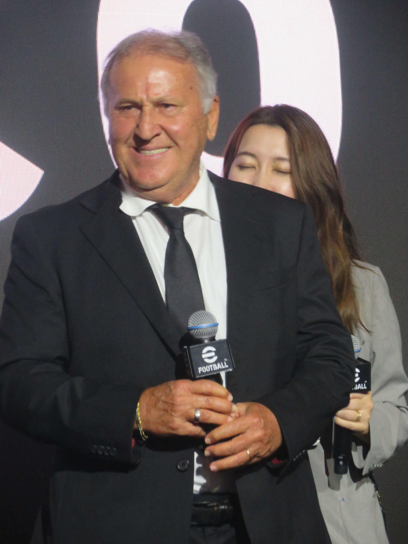 KONAMI「eFootballシリーズ30周年記念発表会」に出席したジーコ氏（撮影・川田和博）