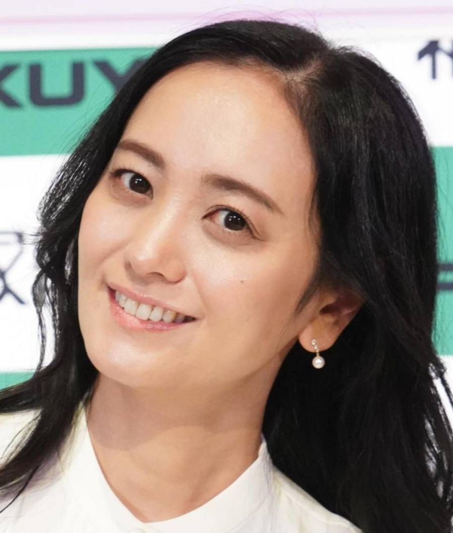 脊山麻理子（2022年12月撮影）