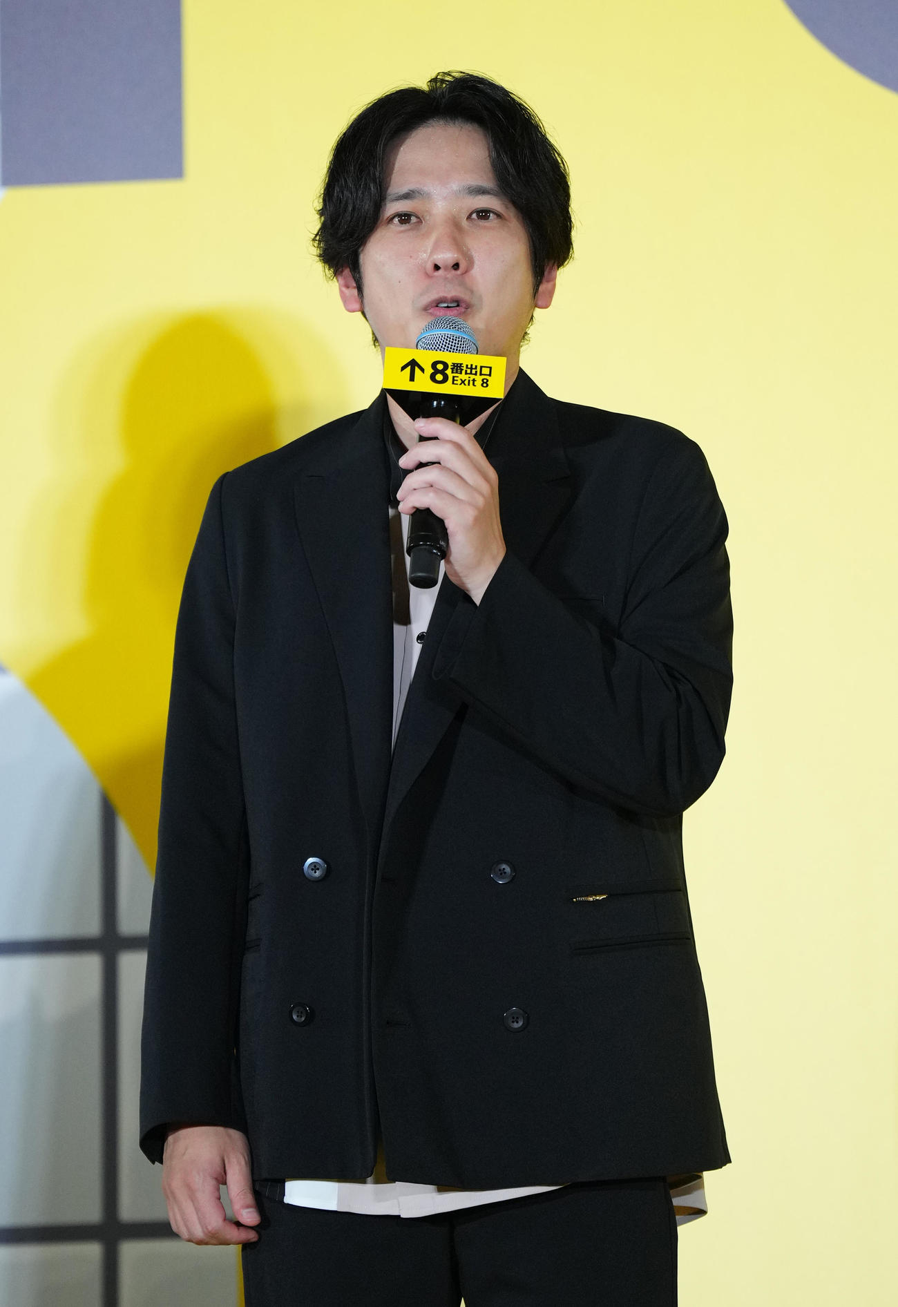 映画「8番出口」のイベントであいさつする二宮和也（撮影・菅敏）
