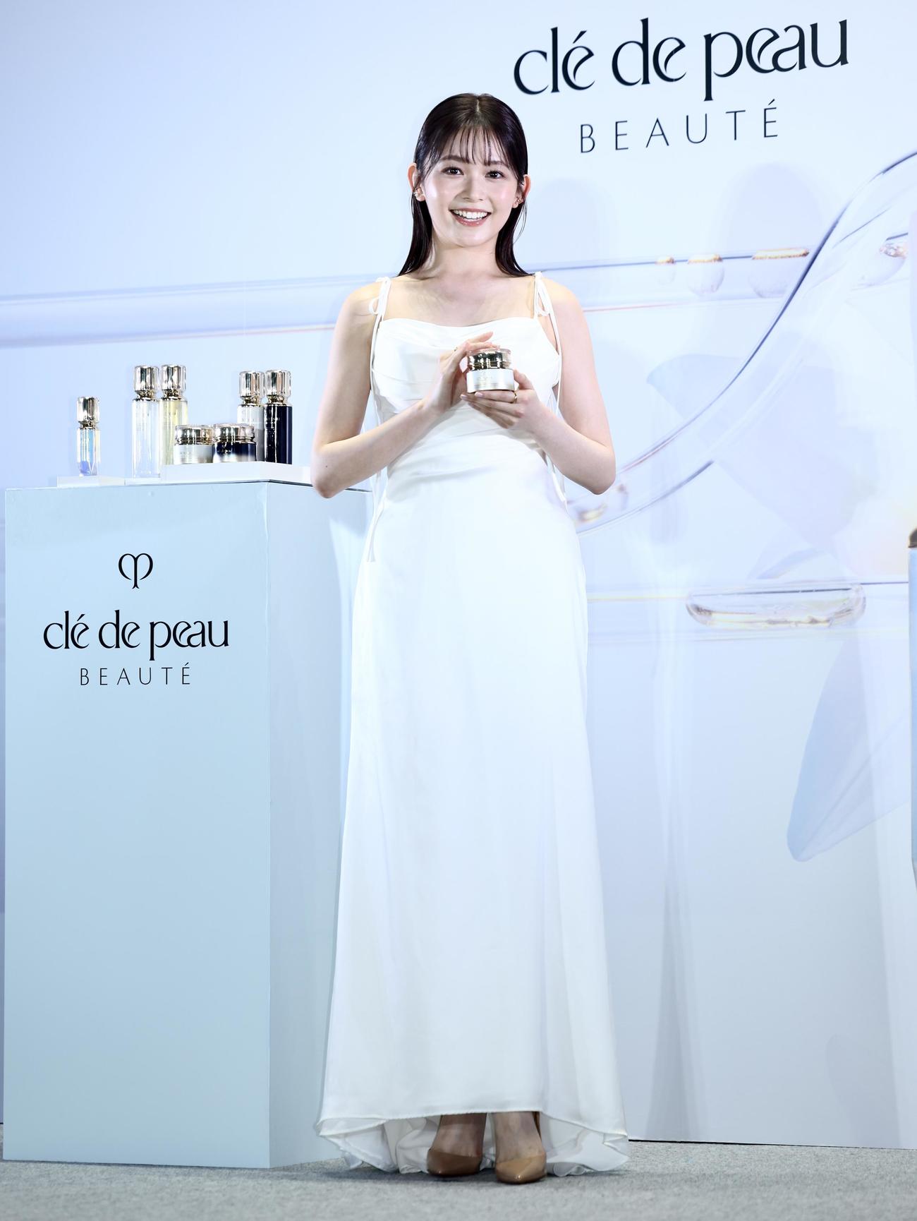 フォトコールに臨む久間田琳加（撮影・河田真司）