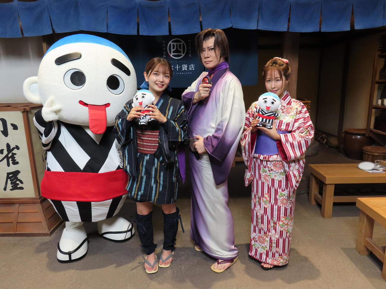 「必見！四日市3～帰ってきた翔～」の撮影を行った、左からこにゅうどうくん、福留光帆、京本政樹、風谷南友