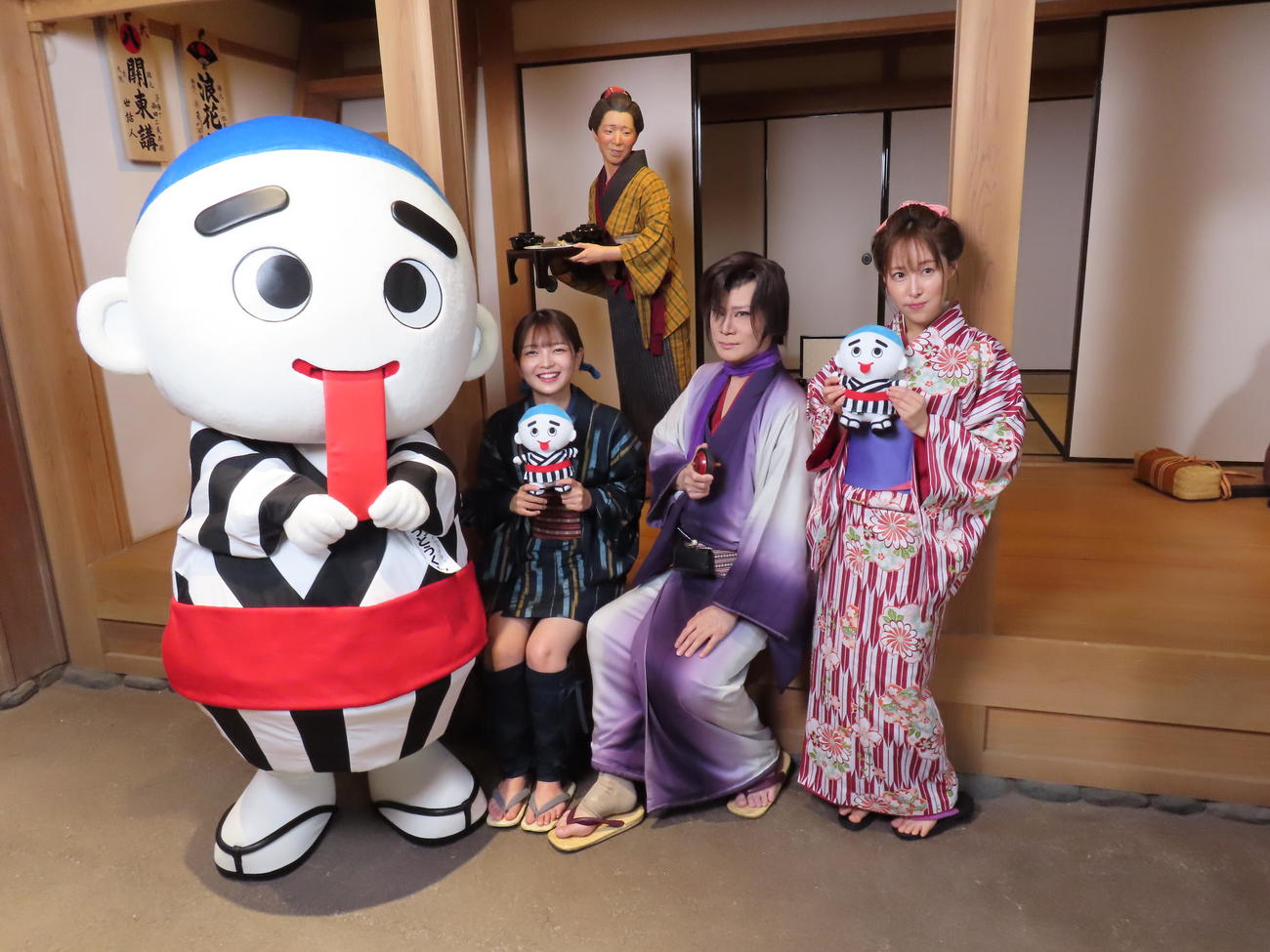 「必見！四日市3～帰ってきた翔～」の撮影を行った、左からこにゅうどうくん、福留光帆、京本政樹、風谷南友