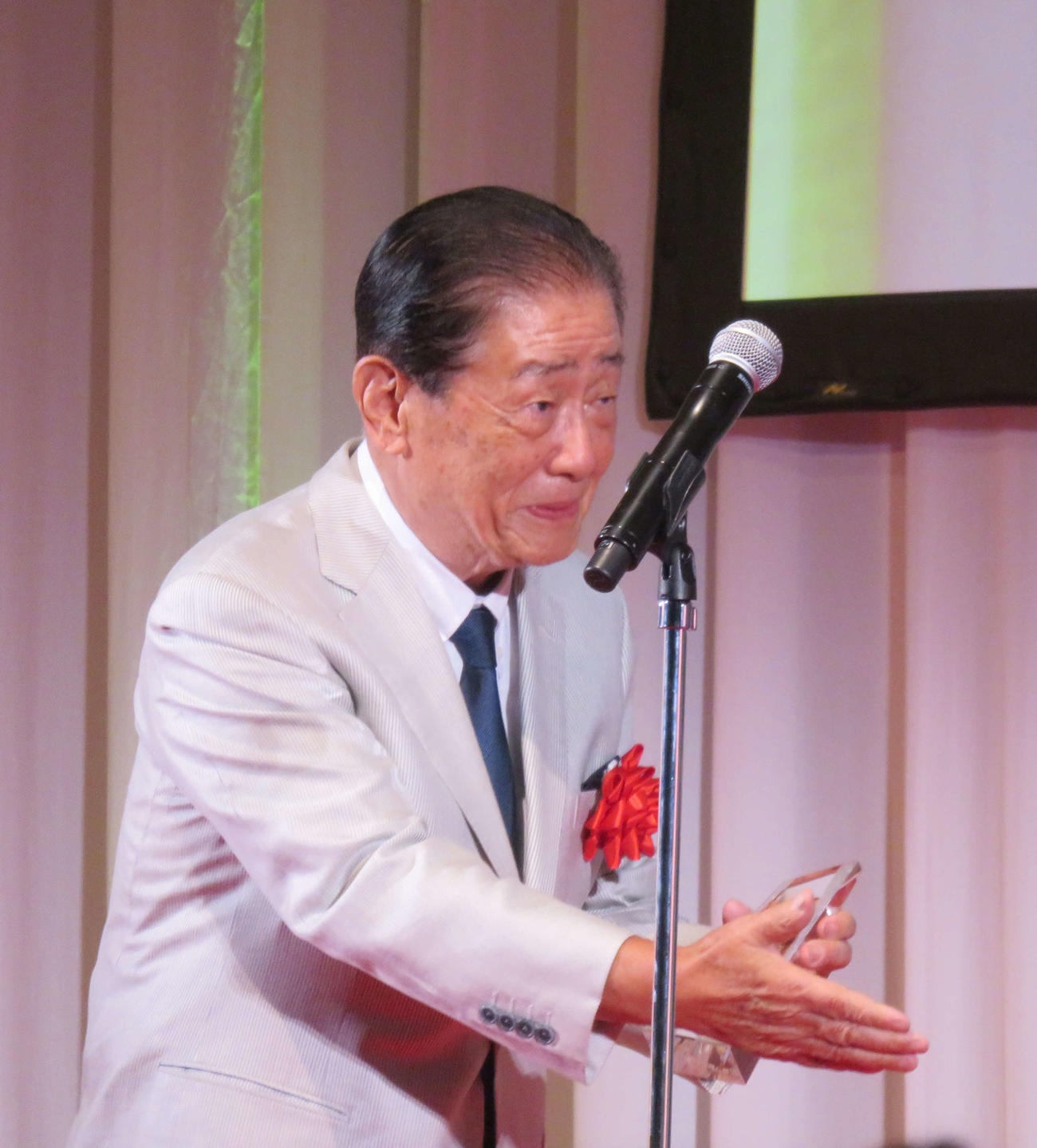 第41回ATP賞テレビグランプリ受賞式で特別賞を受賞した関口宏