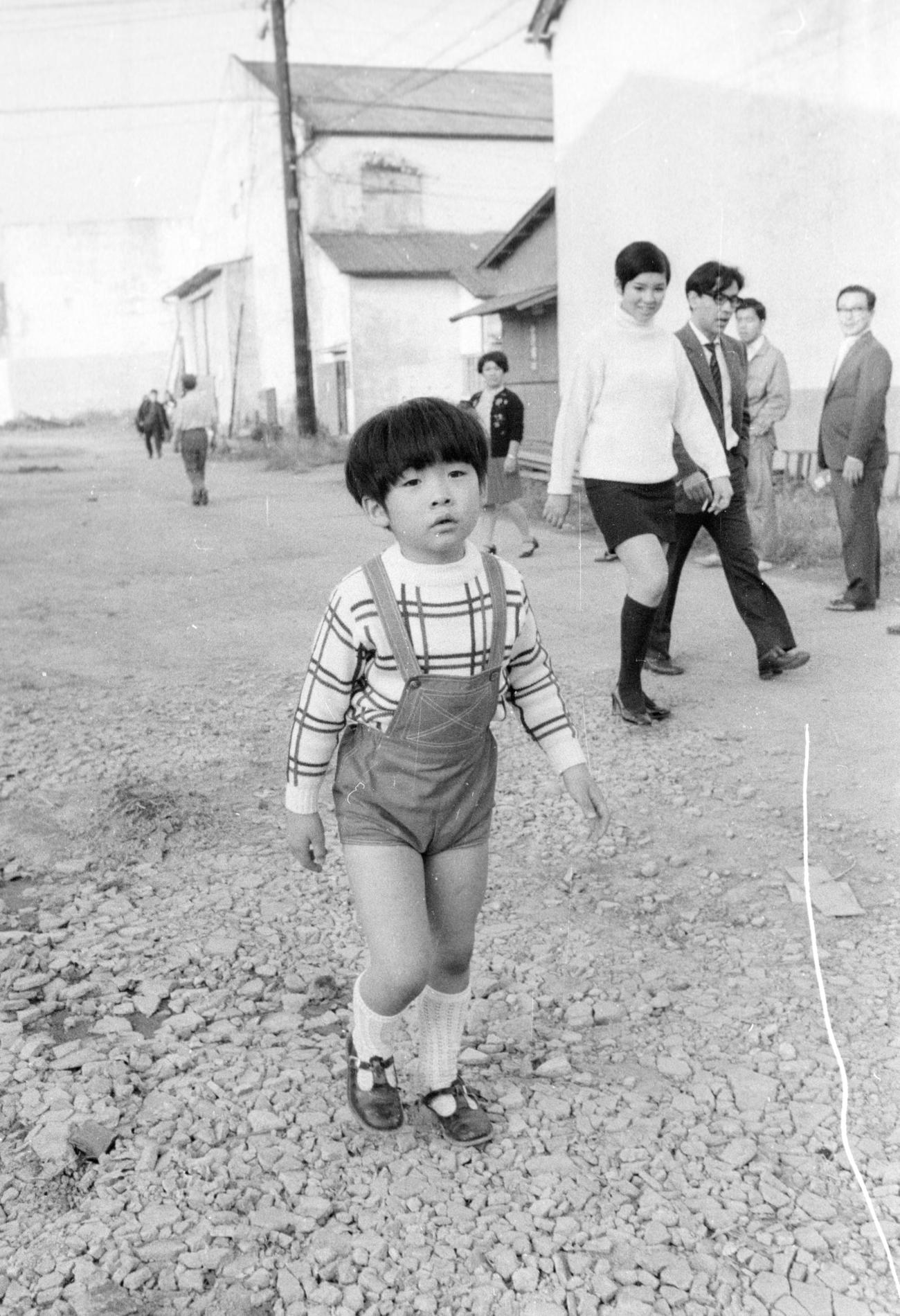1969年11月15日、「黒ネコのタンゴ」のヒットで一躍人気者になった皆川おさむさん