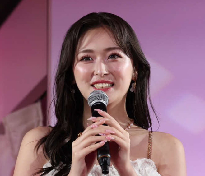 「ものづくり・匠（たくみ）の技の祭典2025」オープニングセレモニーに登壇したゆうちゃみことタレントの古川優奈