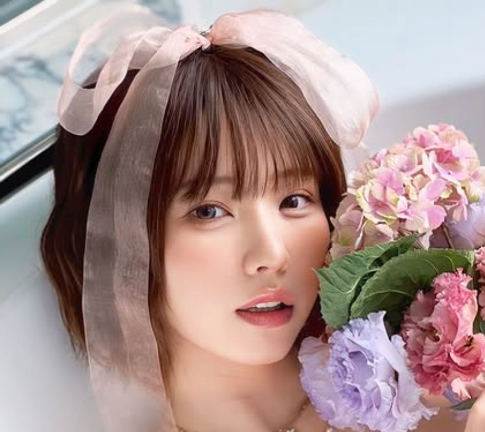 えなこのインスタグラムから