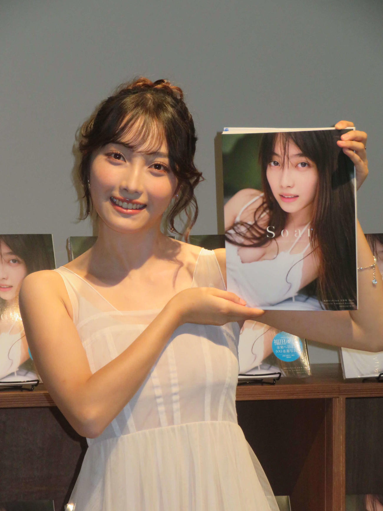 “ラスト水着”写真集「soar」発売記念会見に出席した福田ルミカ（撮影・川田和博）