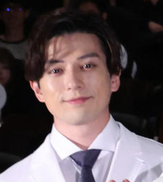 新田真剣佑（2025年7月撮影）