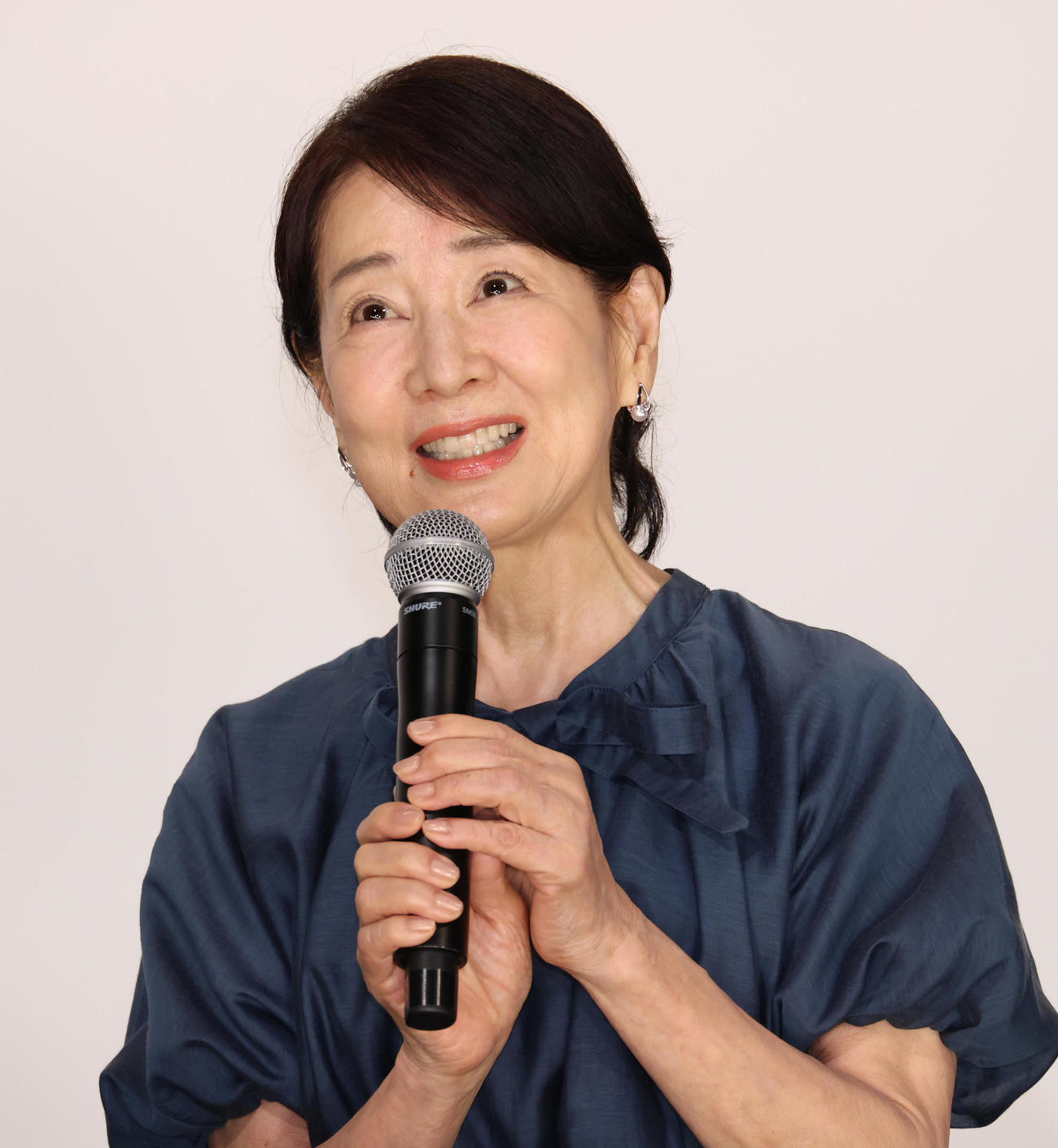 「さよなら丸の内TOEI“さよなら”そして“ありがとう”65年の歴史に幕！！」と題して最後のあいさつを行う吉永小百合（撮影・中島郁夫）